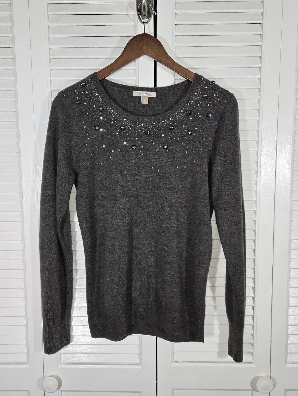 Roz&Ali Gray Rhinestone Embellished Crewneck Long Sleeve Lightweight Sweater LP